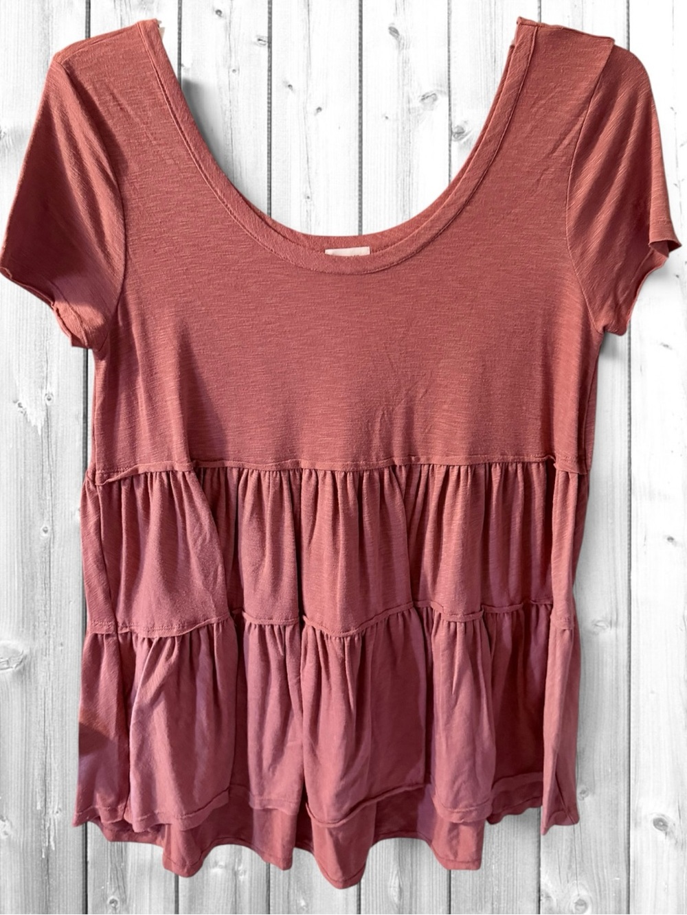 🙋🏻♀️BKE Dusty Rose Scoop Neck Tiered Short-Sleeve Top